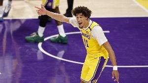 湖人队记：海斯在续约的过程中放弃了交易否决权