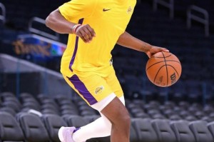 开云官网-布朗尼首秀9投2中仅拿4分 詹姆斯：夏联数据不重要