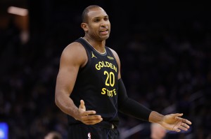 开云中国-霍福德谈截止日前被交易可能性：东契奇都被交易了 一切皆有可能