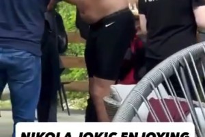 约基奇休赛期玩儿漂流大肚子明显，美媒：要是东契奇得被交易了