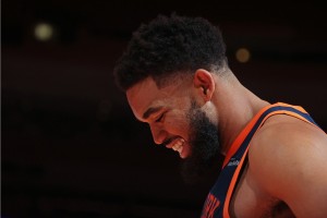 😥当唐斯在场时步行者三分命中率高达47.7%，而不在场时仅为30.4%