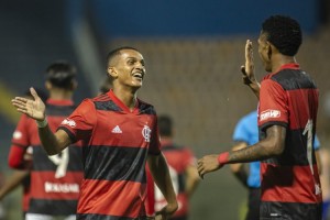 开云下载-罗马诺：罗马将再次推动引进韦斯利交易，弗拉门戈要价2500万欧