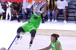 开云入口-18年前的状元！美媒晒格雷格-奥登近期BIG3比赛集锦：低位大杀器